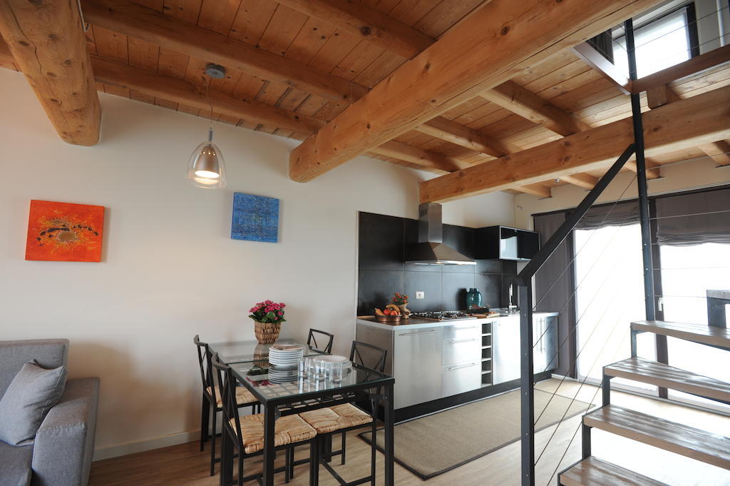Monte Maino Bed & Breakfast Дезенцано-дель-Гарда Номер фото